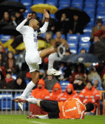 th_99401360885419.gif