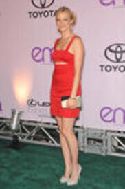 th_celebrity-paradise.com-The_Elder-Amy_Smart_2009-10-25_-_20th_anniversary_EMA_8108.jpg