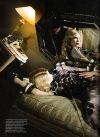 VogueBrasil_Dezembro2009_phStephaneGallois_03.jpg
