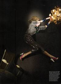 VogueBrasil_Dezembro2009_phStephaneGallois_07.jpg