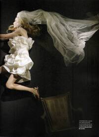 VogueBrasil_Dezembro2009_phStephaneGallois_10.jpg