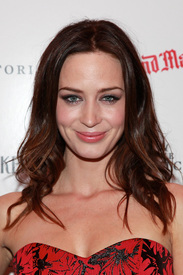 Emily_Blunt_3_The_Cinema_Society_Screening_Of_The_Young_Victoria__001.jpg