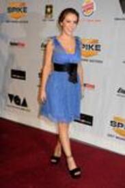 th_Alyssa_Milano_018.jpg