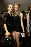 th_080aff59556529.gif
