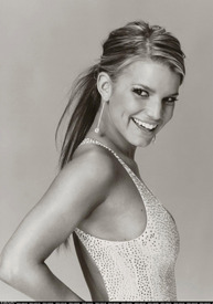 87093_Jessica_Simpson__InStyle_Shoot_06_123_390lo.jpg