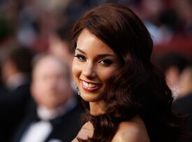 Celebutopia-Alicia_Keys_arrives_at_the_81st_Annual_Academy_Awards-01.jpg