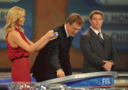 th_b84a1358657592.gif