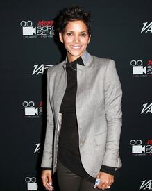 celebrity_paradise.com_TheElder_HalleBerry2010_11_29_atVarietysLosAngelesscreeningseries4.jpg