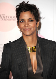 HalleBerryHelenMirrenPower100WomeninEntertainmentBreakfastinBeverlyHills_December7201010.jpg