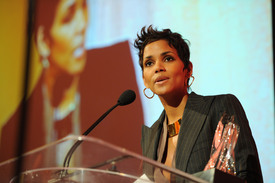 HalleBerryHelenMirrenPower100WomeninEntertainmentBreakfastinBeverlyHills_December7201021.jpg