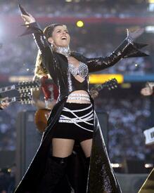 sbxxxvii_performing22.jpg
