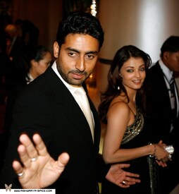 SarkarRajPremiereiifa-028.jpg