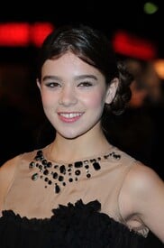 36488_Hailee_Steinfeld_Tron_Legacy_UK_Premiere_J0001_Dec05_001_122_6lo.jpg