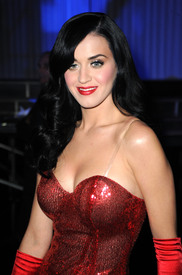 61787_Katy_Perry71_123_78lo.jpg