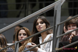 12025_sara-carbonero-apoya-a-iker-casillas-en-el-partido-de-futbol-benefico.jpg