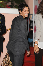 HalleBerryHollywoodReporter_sAnnualPower100WomenInEntertainmentBreakfast_20.jpg