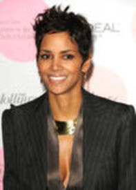 th_HalleBerryHollywoodReporter_sAnnualPower100WomenInEntertainmentBreakfast_64.jpg