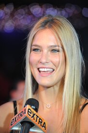 bar_refaeli_01.jpg