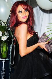 201689410_AmyChilds_Her21stBirthdayPartyZillisRestaurant_SohoLondon_140606_028.jpg