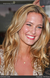 bar-refaeli-64th-cannes-film-festival-roberto-0_D.jpg