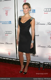 bar-refaeli-2009-angel-ball-benefit-17fn_IX.jpg