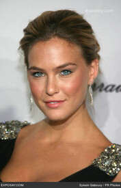 bar-refaeli-2009-angel-ball-benefit-1g_WVMh.jpg