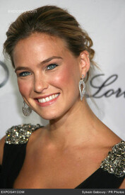 bar-refaeli-2009-angel-ball-benefit-_Mpuejn.jpg