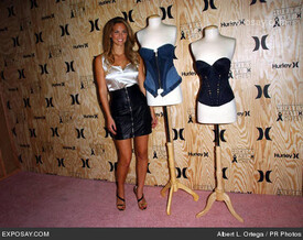 bar-refaeli-2nd-annual-hurley-art-chest-arrivals.jpg