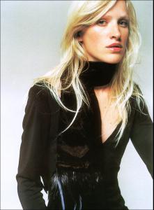 Emma_Hoglund_sexy_720044.jpg