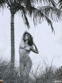 Yesica Toscanini Sports Illustrated Swimsuit yM31_FQHURwl.jpg