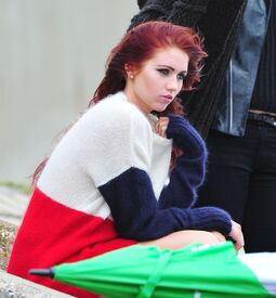 AmyChilds_VoguePSCandids26thJune20112.jpg