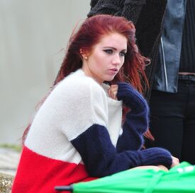 AmyChilds_VoguePSCandids26thJune20113.jpg