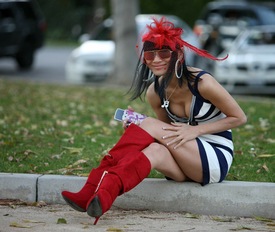Bai Ling shopping for Christmas in Beverly Hills 24.12.2011_05.jpg