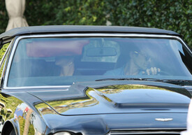 Halle Berry out for lunch in West Hollywood 29.12.2011_23.jpg