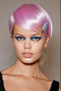 Anna_Sui_Spring_2013_Backstage_3e_C62_Cw0_F7_Gx.jpg