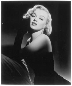 28092_MarilynMonroe_TheAsphaltJunglePhotoshoots_4_1950_01_122_90lo.jpg