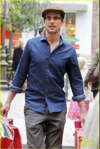 mattbomershoppingthegro.jpg