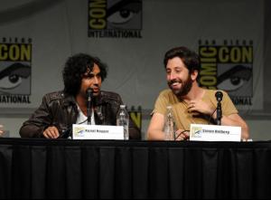 Simon+Helberg+Bang+Theory+Panel+Comic+Con+u08bFR2F9lnl.jpg