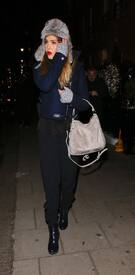 out in london 4 dec (7)..jpg