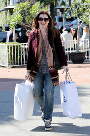 Hannigan 2012-12-19 - shoppig at Fred Segal Santa Monica (1).jpg