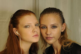 Guy_Laroche_Spring_2012_Backstage_p_YMk0_KMr_Ddcx.jpg