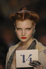 Jean_Paul_Gaultier_Spring_2012_Details_Utf5ij_QDx.jpg