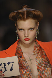 Jean_Paul_Gaultier_Spring_2012_Details_vjh_Dr_Dy_Mp.jpg