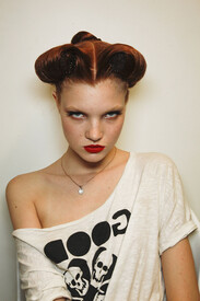 Jean_Paul_Gaultier_Spring_2012_Backstage_dc_NScfn.jpg