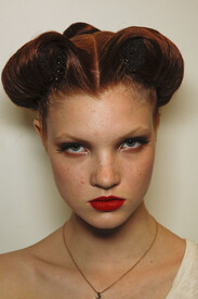Jean_Paul_Gaultier_Spring_2012_Backstage_P8llp_AB.jpg