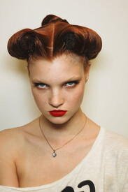 Jean_Paul_Gaultier_Spring_2012_Backstage_s99_Fe_Gw.jpg