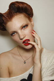 Jean_Paul_Gaultier_Spring_2012_Backstage_STK4qdz.jpg