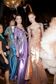 Alexis_Mabille_Fall_2012_Backstage_ua_Vv_S3_Yc_Liox.jpg