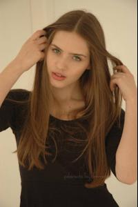 Polaroids_Mariana_Vansuit_05.jpg
