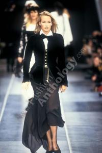 chanel_ww93_093_FashionAnthology.jpg